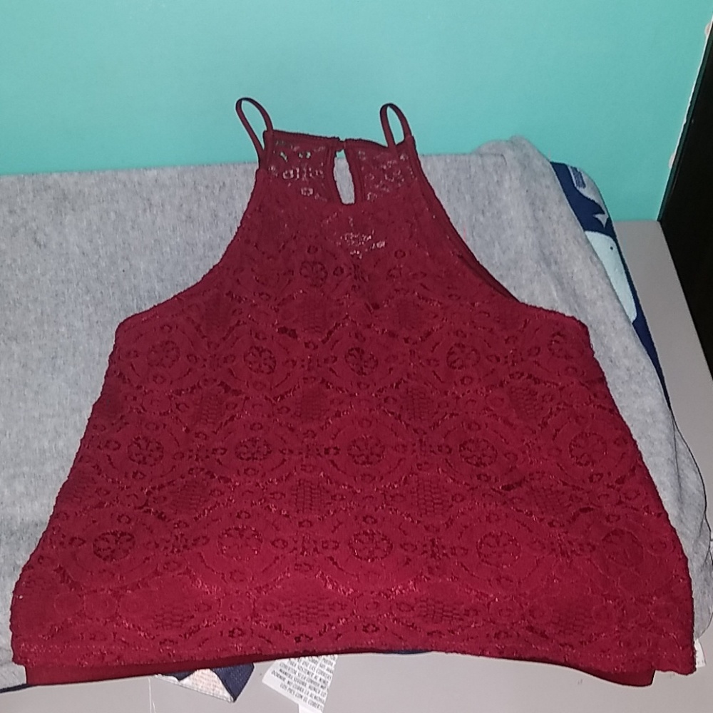 maroon crop top